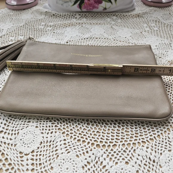Dooney & Bourke Oyster Leather Wristlet/Clutch With Out Wrist Strap - Picture 9 of 10